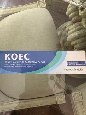 Retinyl Palmitate Corrective Cream - Blue/White